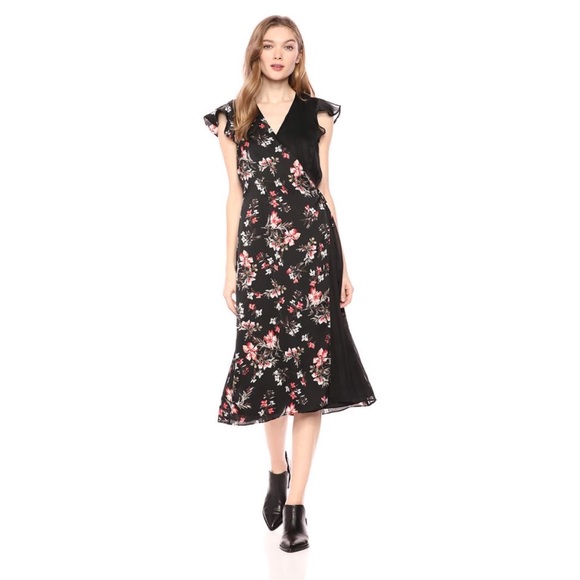 Avec Les Filles Dresses & Skirts - Avec Les Filles Cosmo Flower Satin & Chiffon Wrap Dress Size M